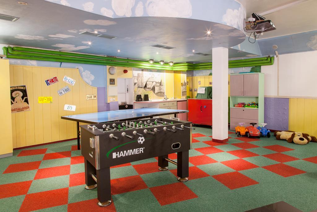 Hotel Neue Burg 4*
